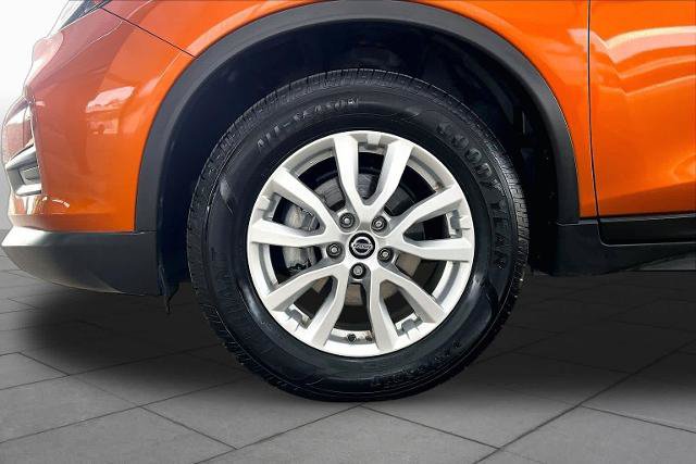 Certified 2020 Nissan Rogue SV FWD image 11