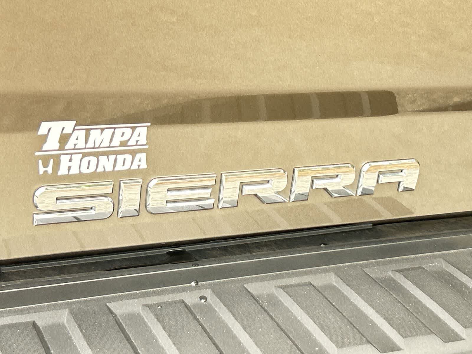 Used 2015 GMC Sierra 1500 SLT w/ SLT Crew Cab Value Package AWD/4WD image 8