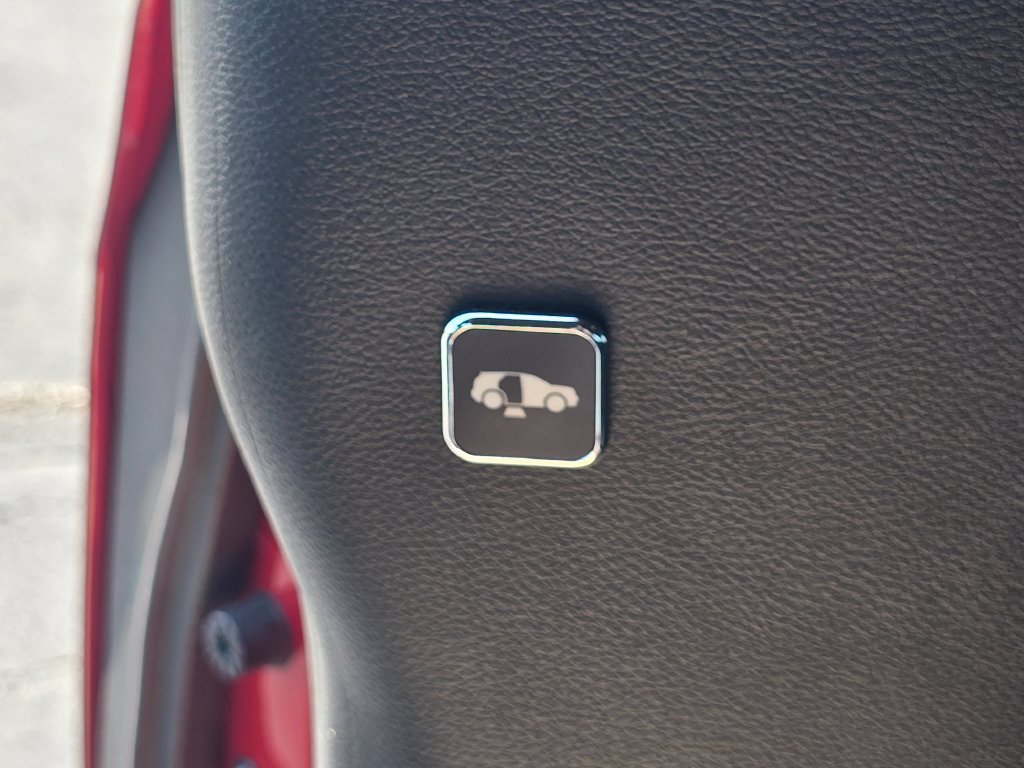 Used 2026 Chrysler Pacifica Select FWD image 20