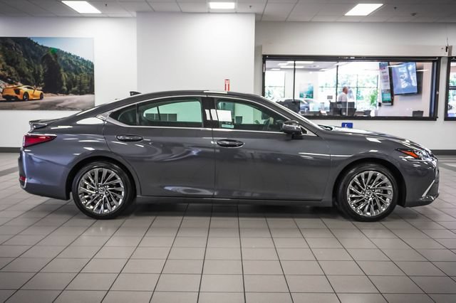 Certified 2025 Lexus ES 300h w/ Luxury Package FWD image 5
