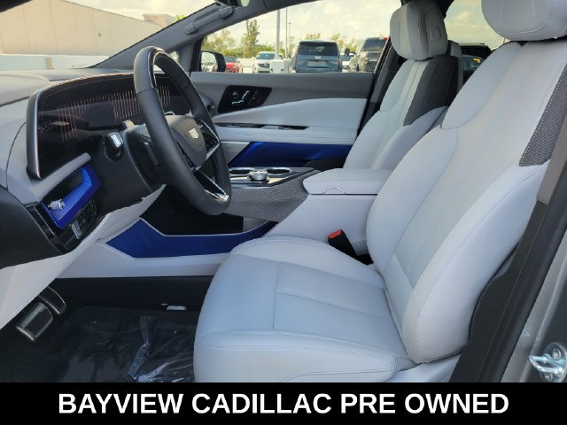 Used 2027 Cadillac Optiq Luxury RWD image 25