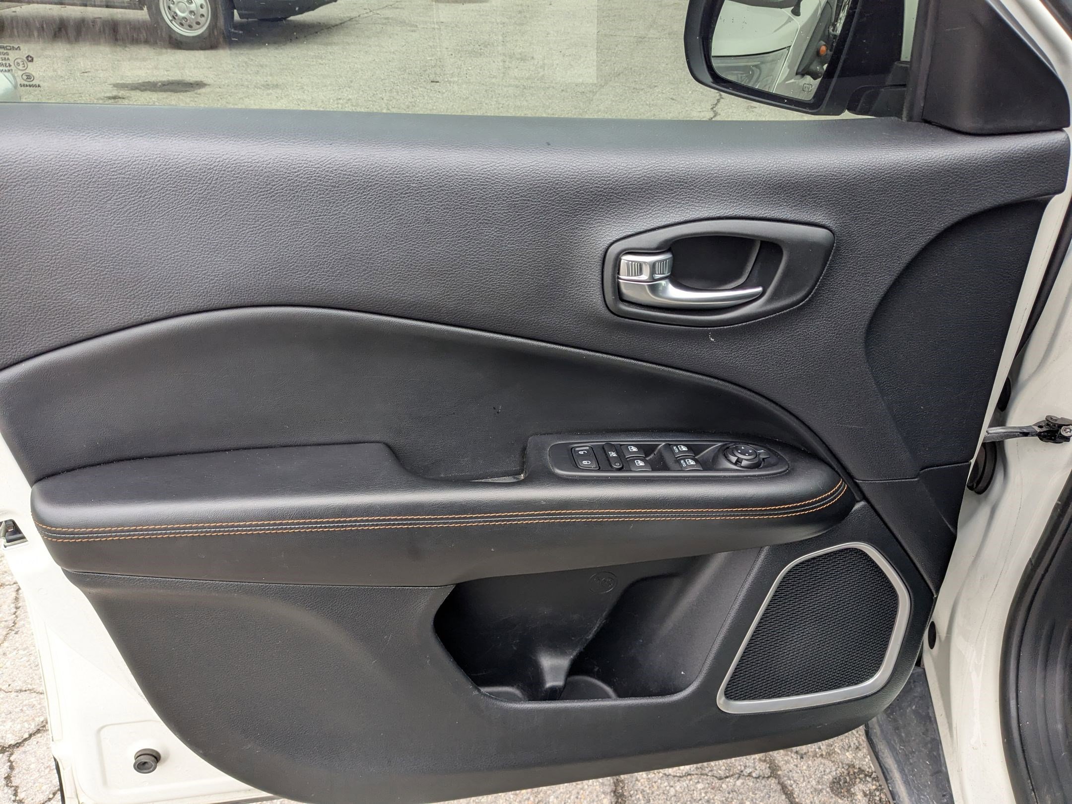 Used 2020 Jeep Compass Limited AWD/4WD image 14