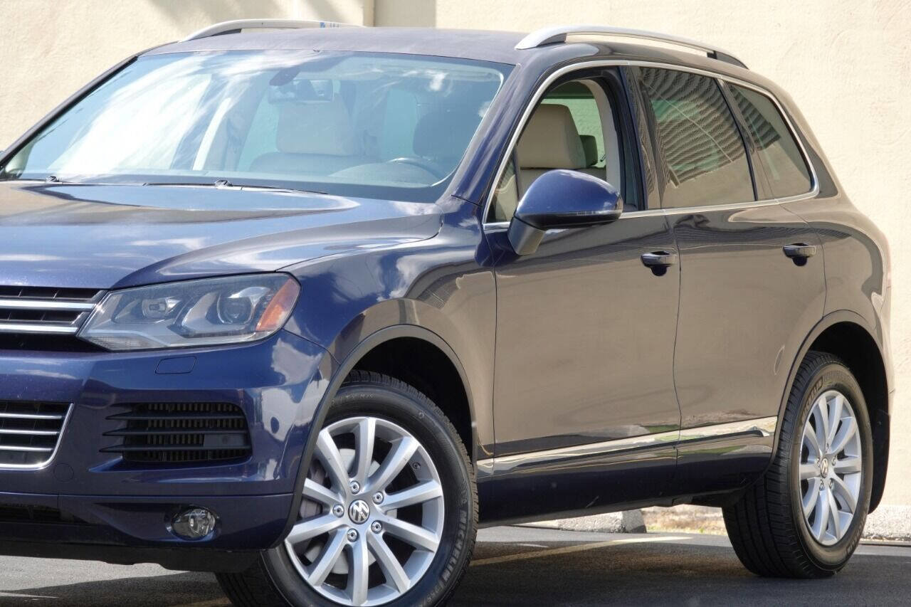 Used 2012 Volkswagen Touareg Sport image 73