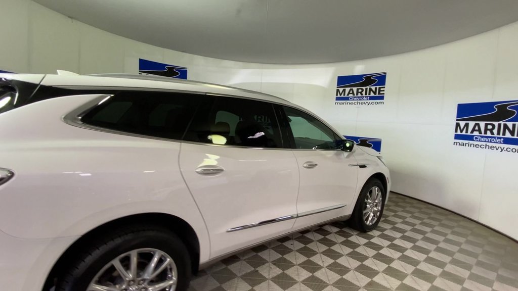Used 2024 Buick Enclave Essence w/ Experience Buick Package FWD image 2