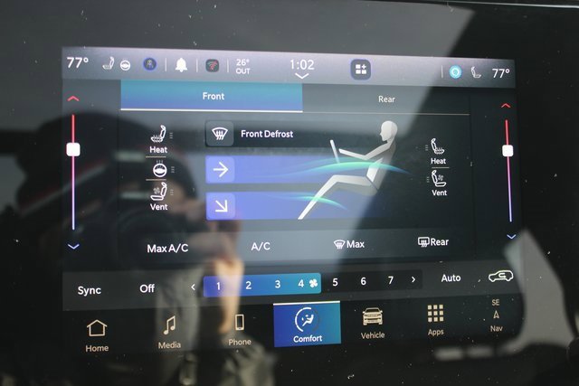 Used 2024 Jeep Wagoneer 4WD w/ Premium Group I image 7