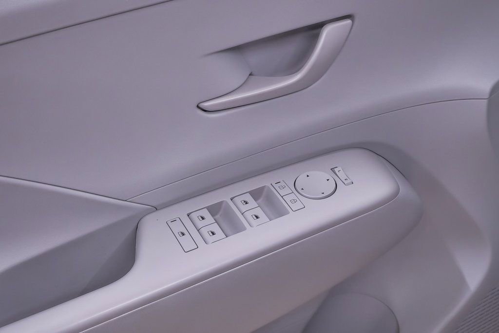 Certified 2024 Hyundai Kona SEL image 28