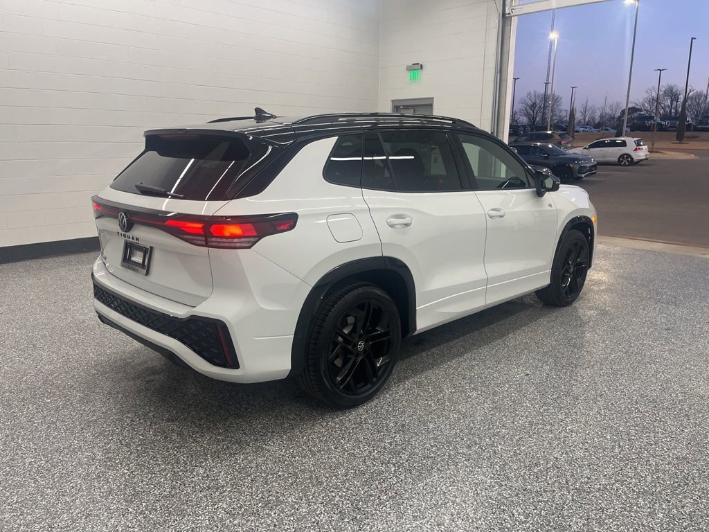New 2026 Volkswagen Tiguan SE R-Line FWD image 6