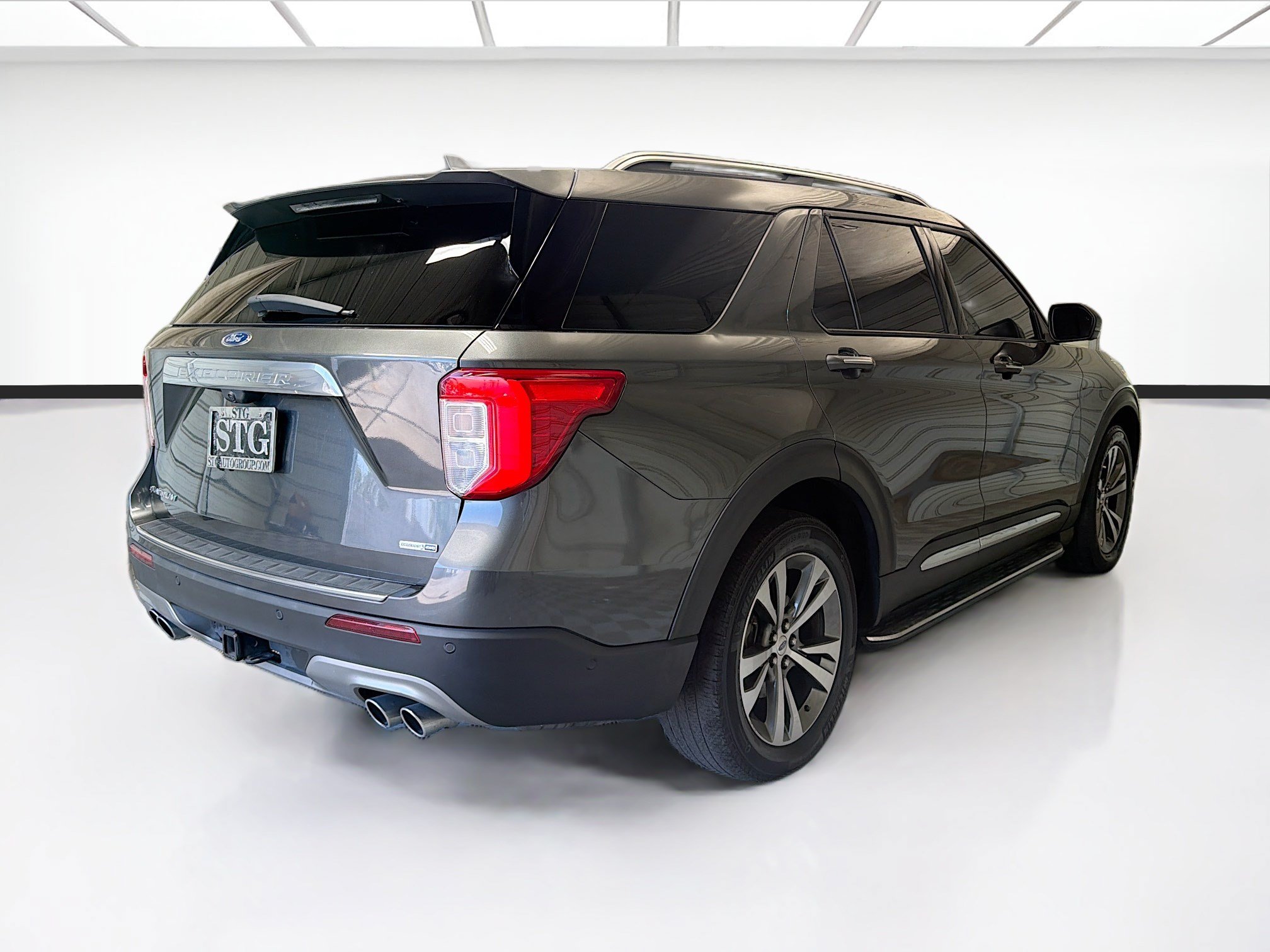 Used 2020 Ford Explorer Platinum w/ Premium Technology Package AWD/4WD image 4