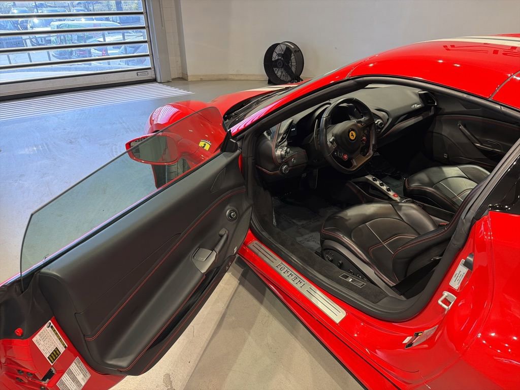Used 2018 Ferrari 488 Spider RWD image 19