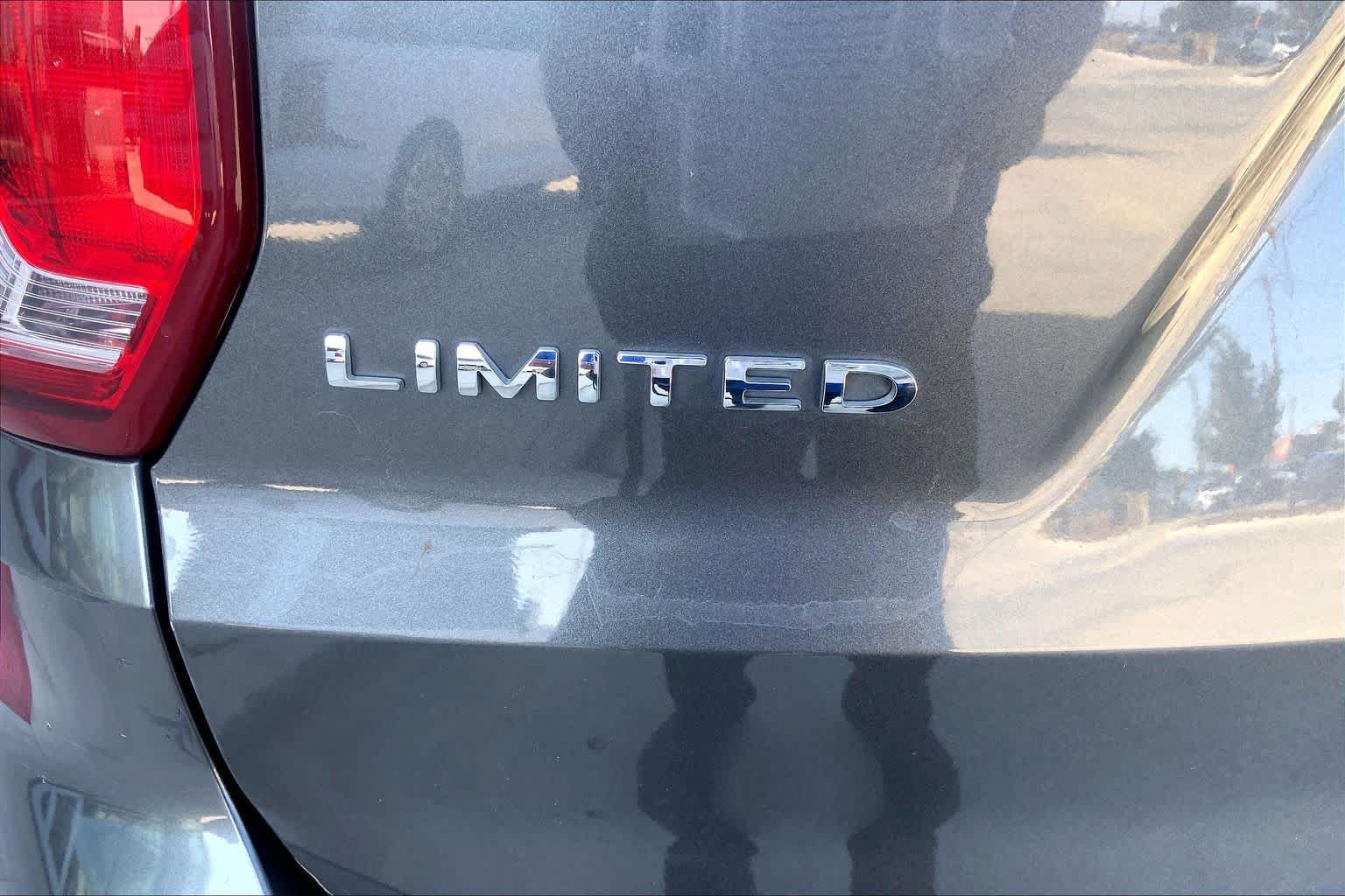 Used 2016 Ford Explorer Limited FWD image 10