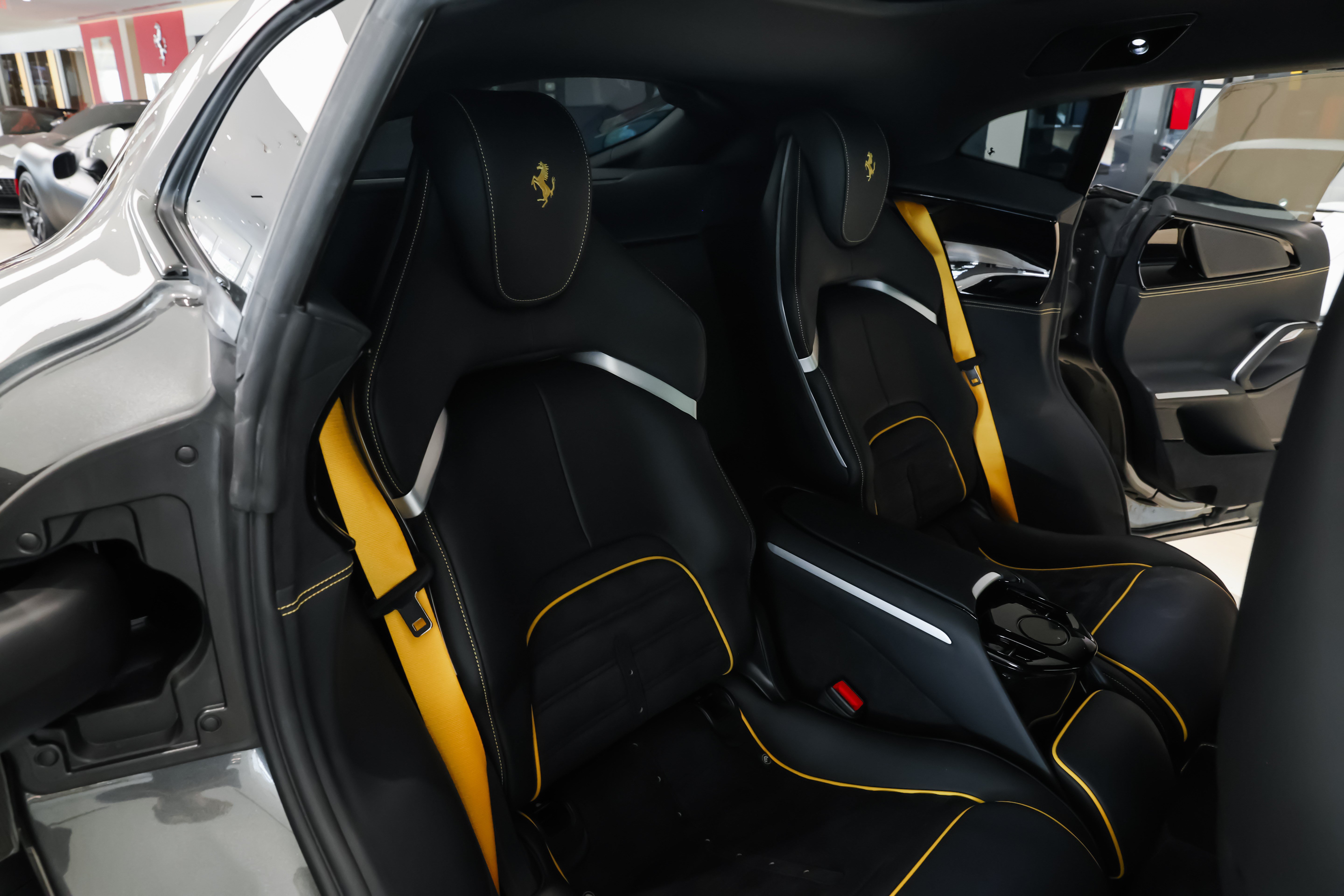 Used 2025 Ferrari Purosangue AWD/4WD image 37