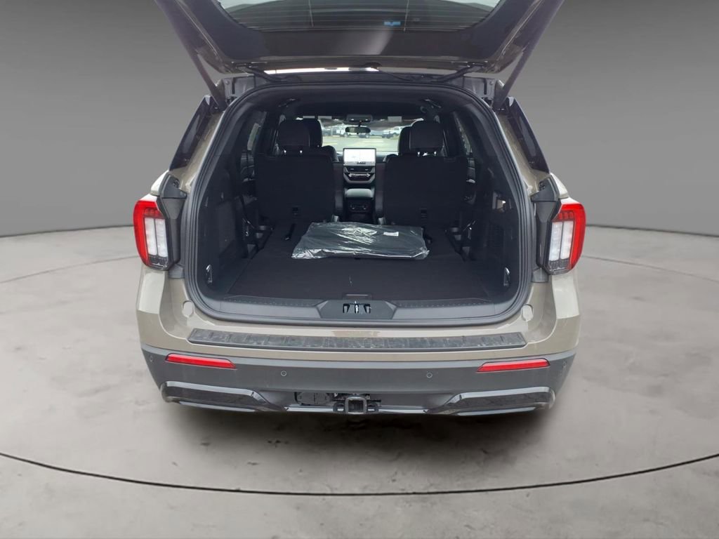 New 2026 Ford Explorer ST-Line image 8