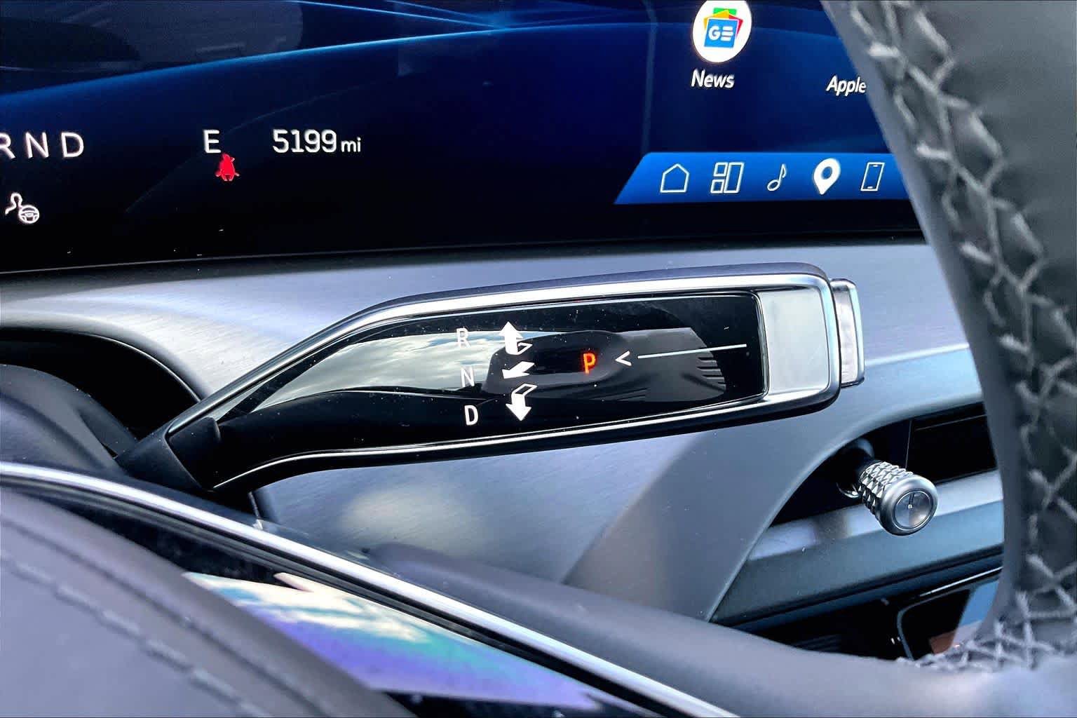 Used 2026 Cadillac Vistiq Premium Luxury AWD/4WD image 33