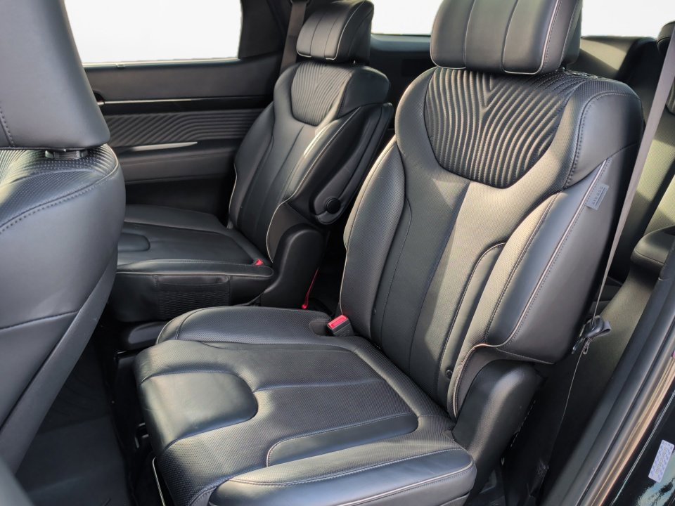 Used 2023 Hyundai Palisade Calligraphy image 12