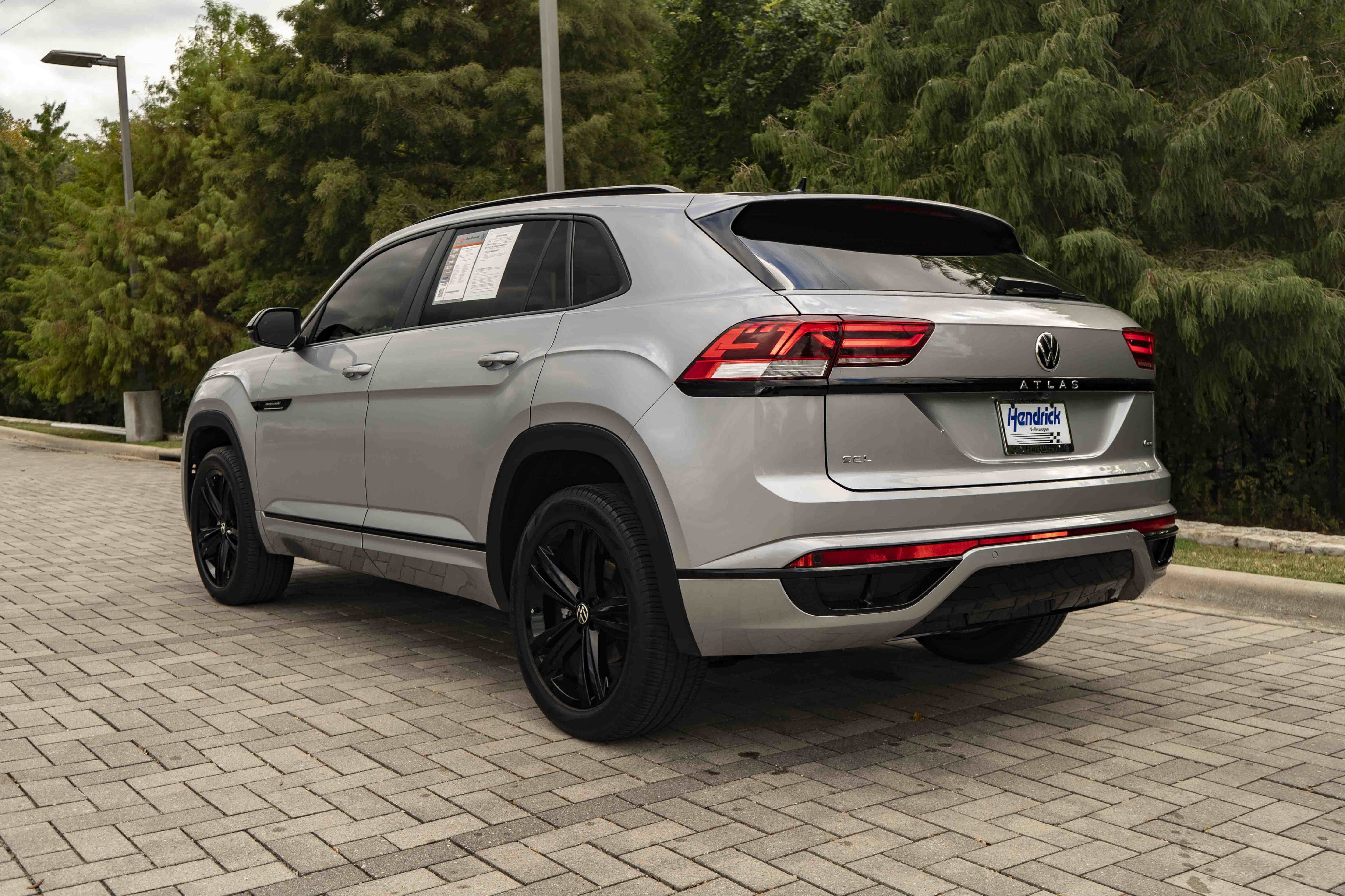 Certified 2023 Volkswagen Atlas Cross Sport SEL R-Line AWD/4WD image 6
