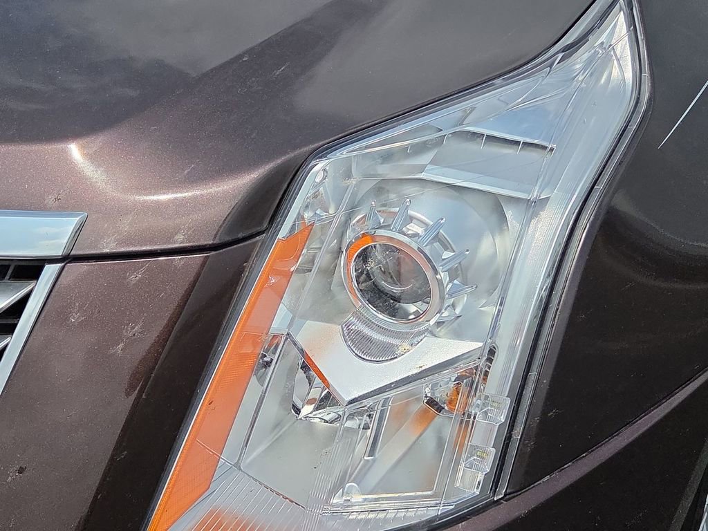 Used 2015 Cadillac SRX Luxury w/ Driver Awareness Package FWD image 10