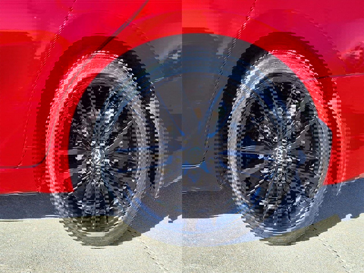 Used 2022 Toyota Camry XSE image 3