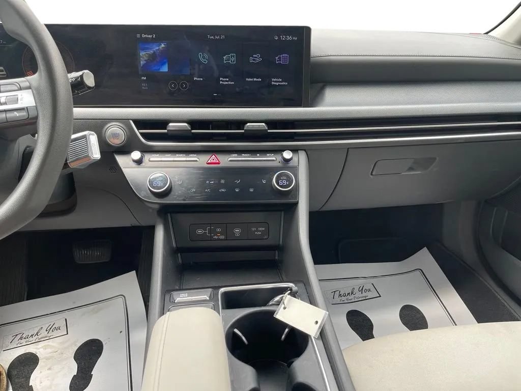 Used 2025 Hyundai Sonata SEL FWD image 29