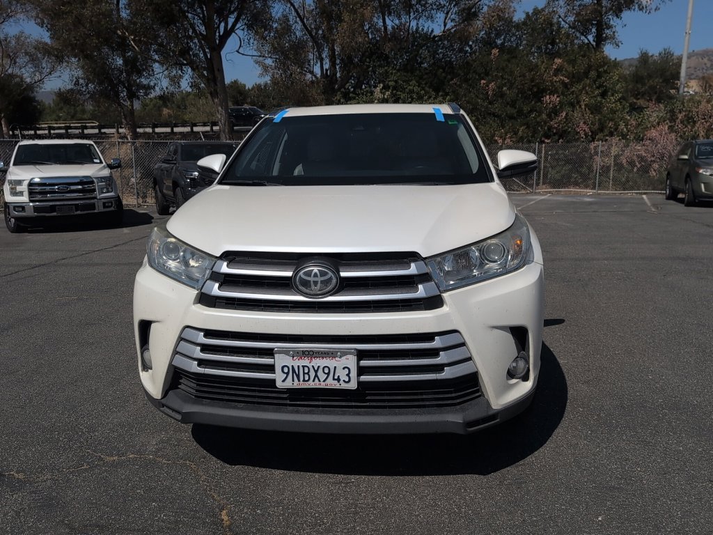 Certified 2019 Toyota Highlander XLE FWD image 2