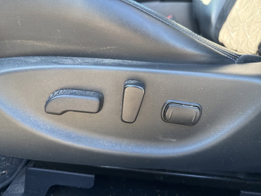 Used 2016 Nissan Maxima SR image 9