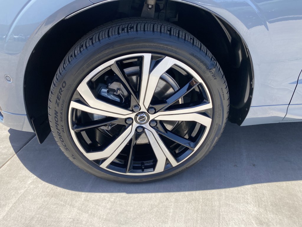 Used 2022 Volvo XC60 T8 R-Design w/ Advanced Package AWD/4WD image 9