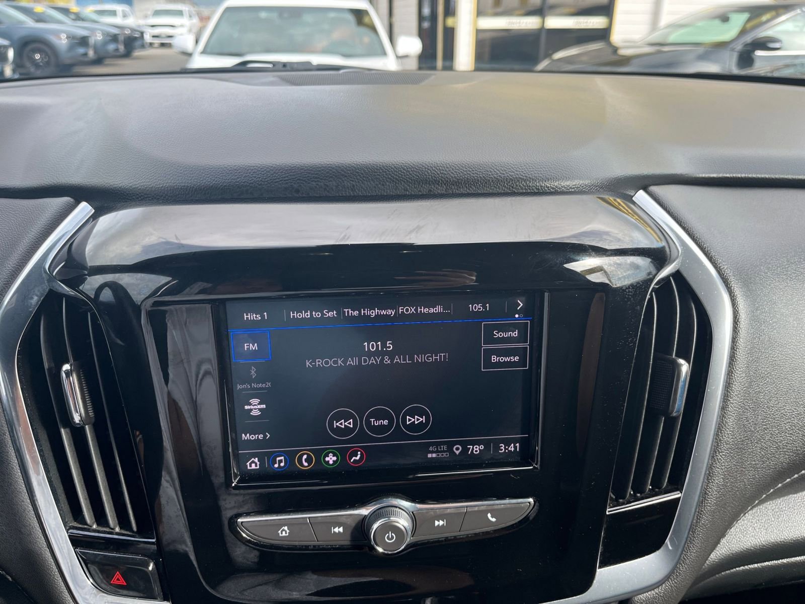 Used 2023 Chevrolet Traverse LT image 18