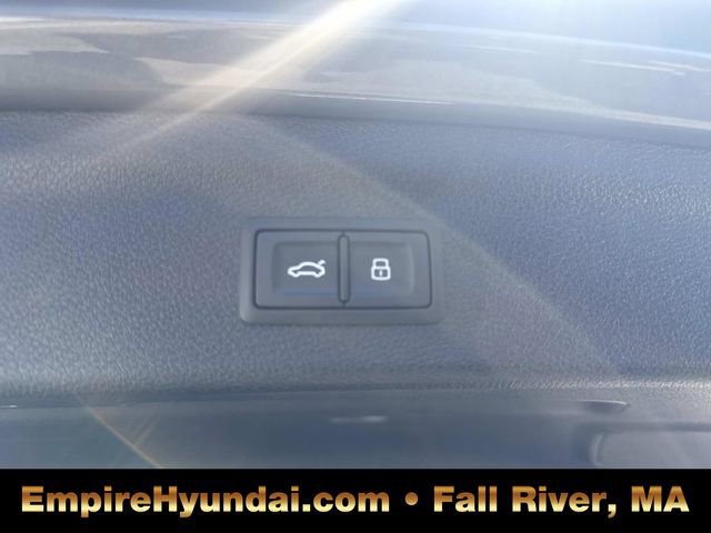 Used 2024 Audi Q3 2.0T Premium AWD/4WD image 8