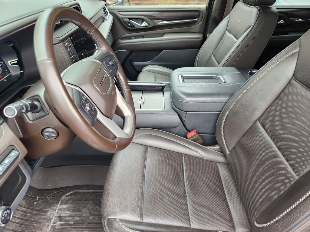 Used 2022 GMC Yukon XL Denali image 12