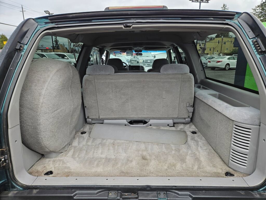 Used 1995 Chevrolet Suburban 2WD image 6