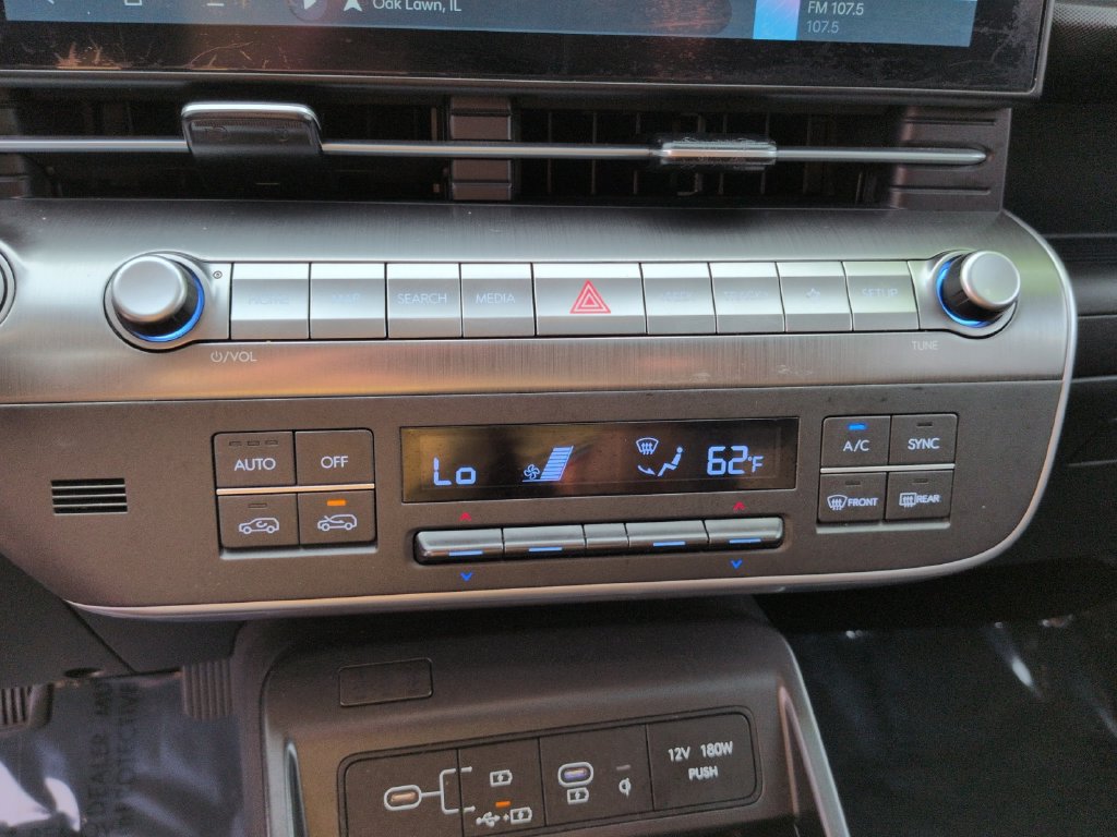 Used 2024 Hyundai Kona Limited FWD image 18