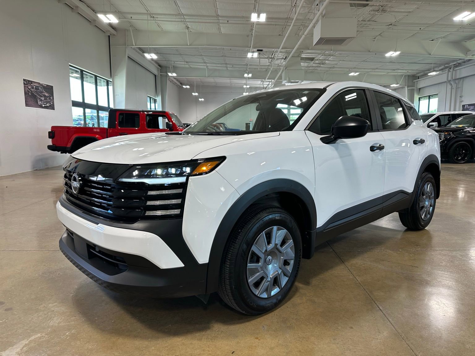 Used 2025 Nissan Kicks S image 3