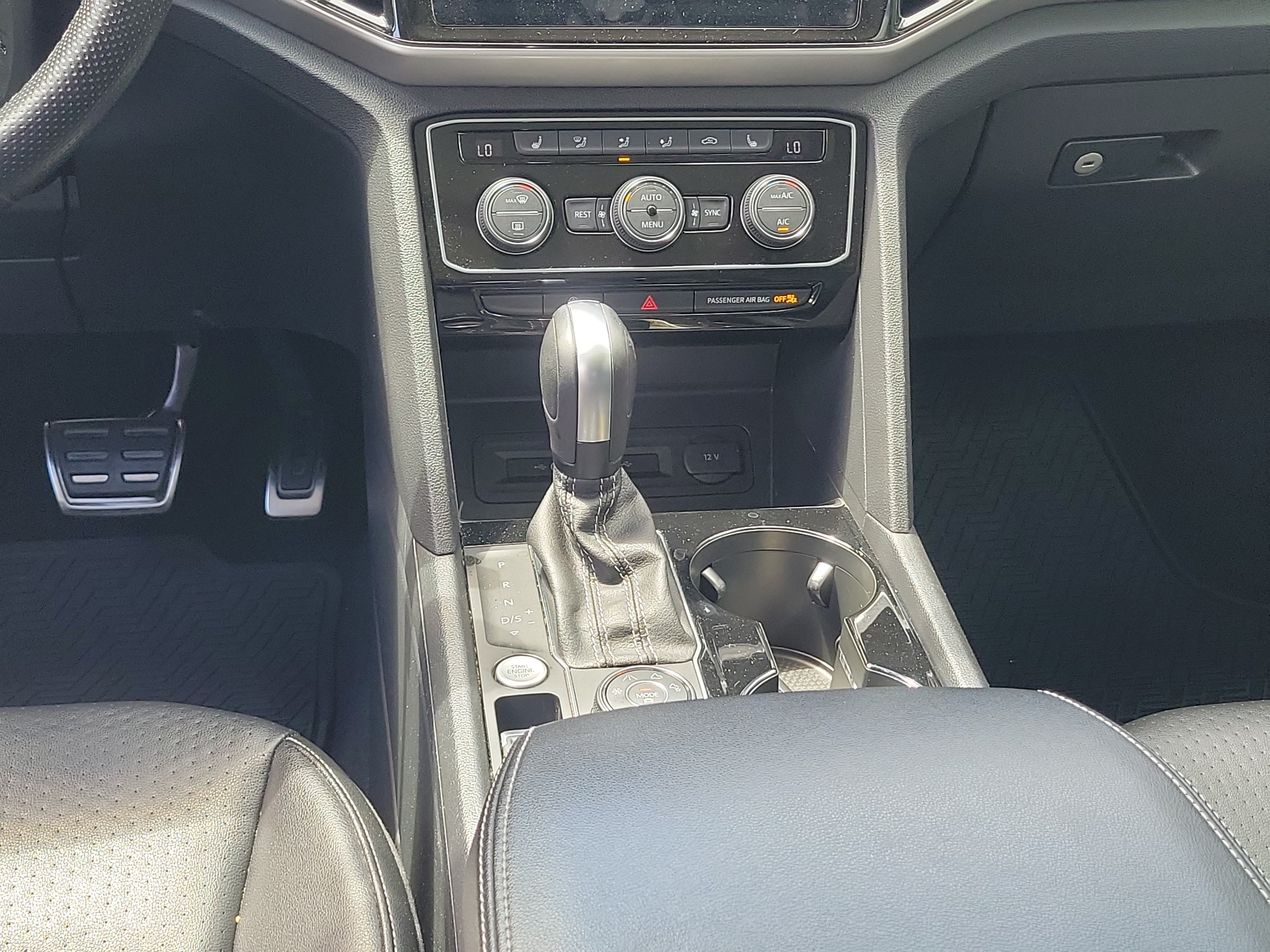 Used 2022 Volkswagen Atlas SEL R-Line AWD/4WD image 18