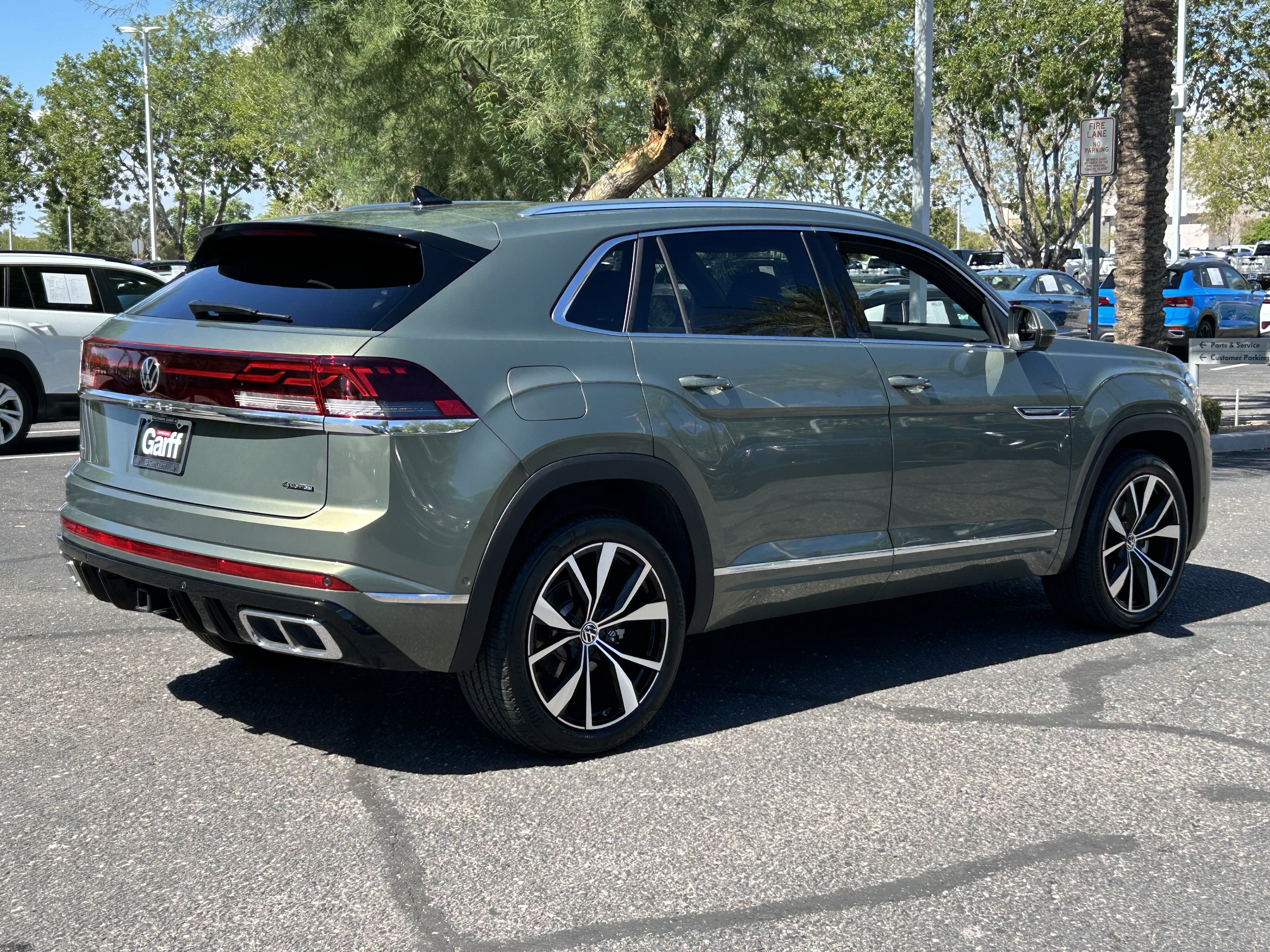 Used 2026 Volkswagen Atlas Cross Sport SEL Premium R-Line AWD/4WD image 4
