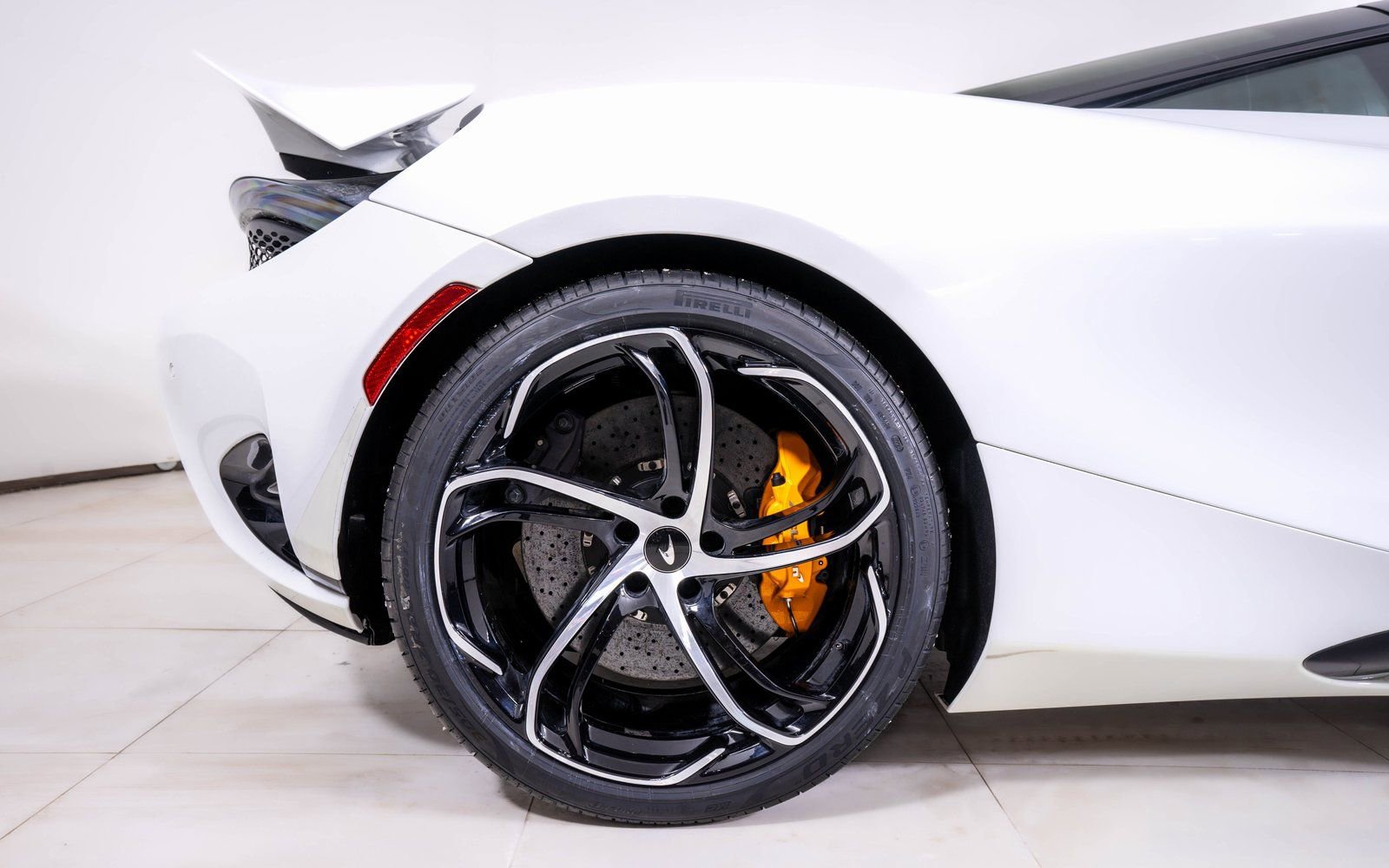 Used 2025 McLaren 750S image 14