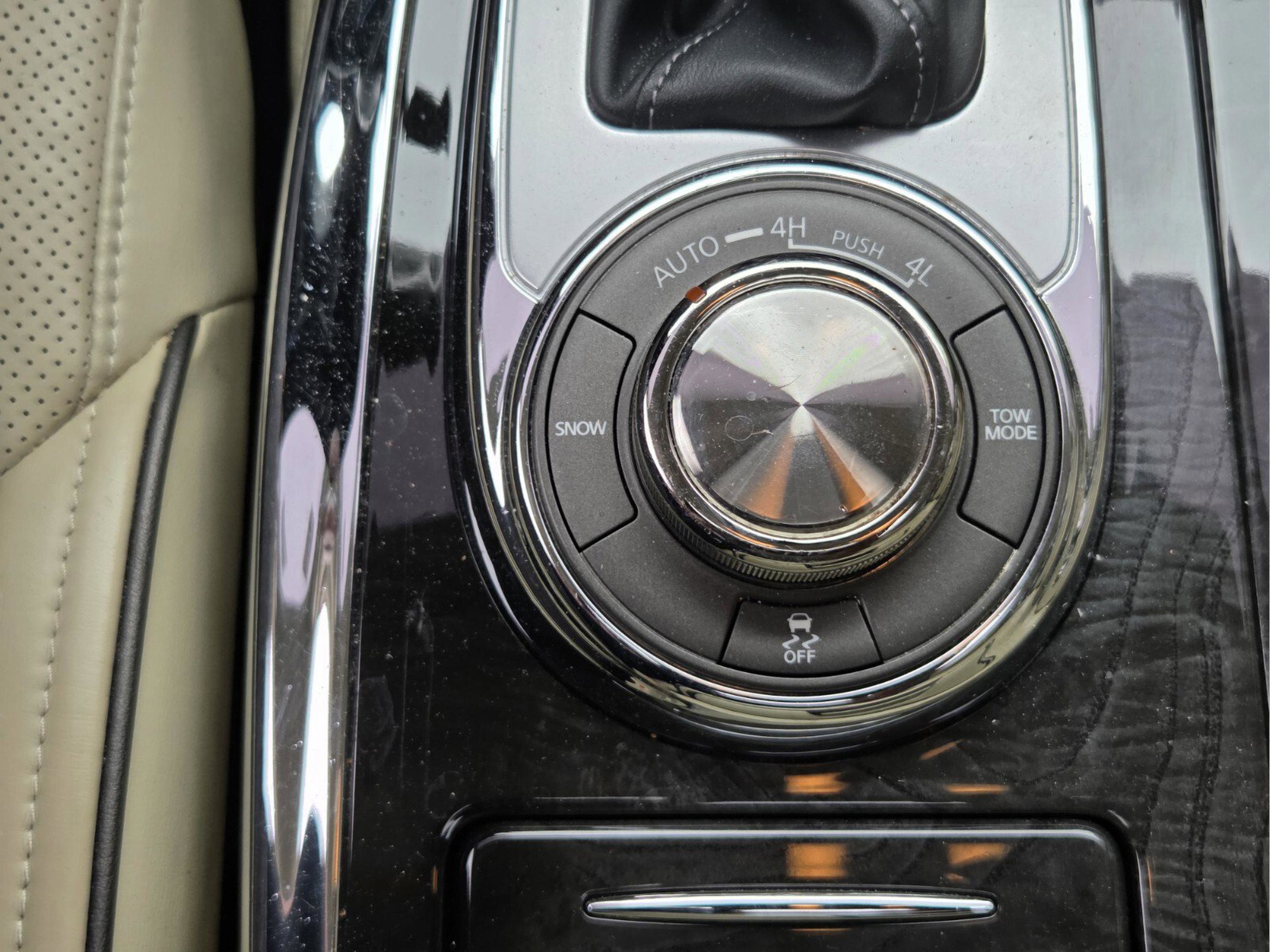 Used 2018 INFINITI QX80 4WD w/ Deluxe Technology Package image 31