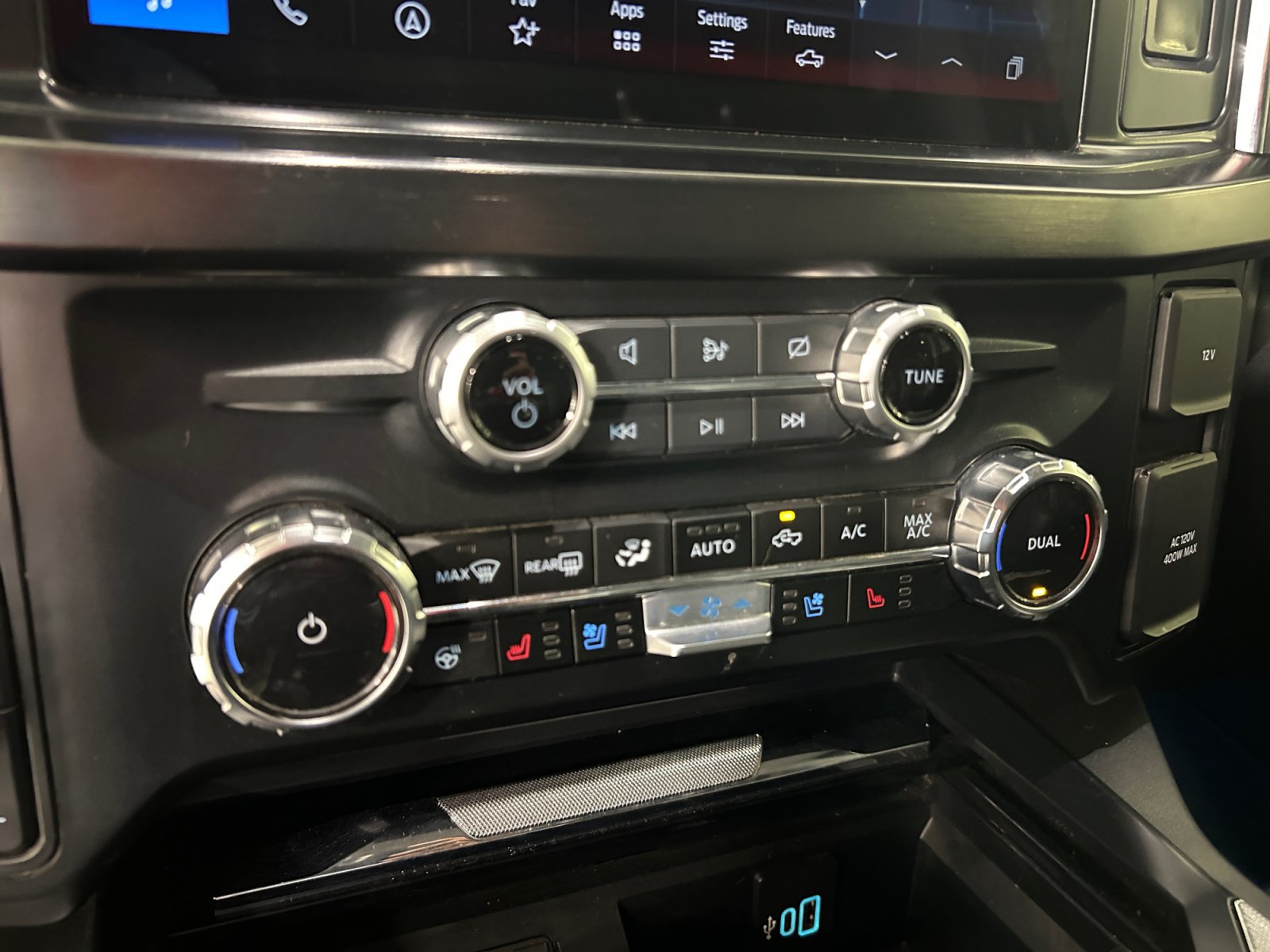 Used 2023 Ford F350 Lariat w/ FX4 Off-Road Package AWD/4WD image 17