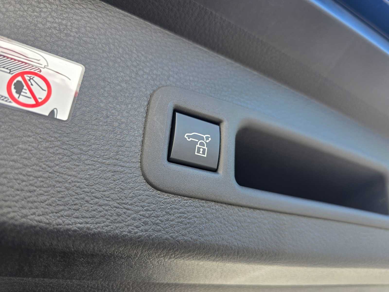 New 2026 Toyota Sienna XLE Woodland Edition AWD/4WD image 16