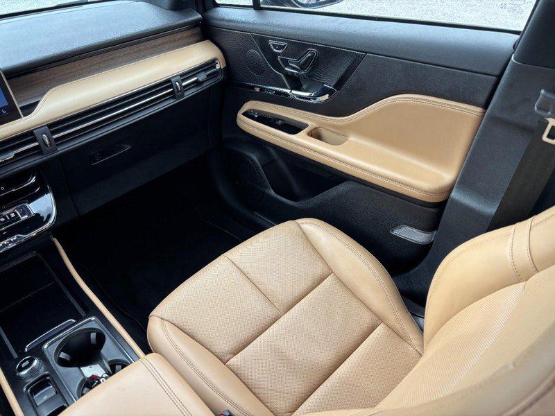 Used 2023 Lincoln Corsair Reserve FWD image 16
