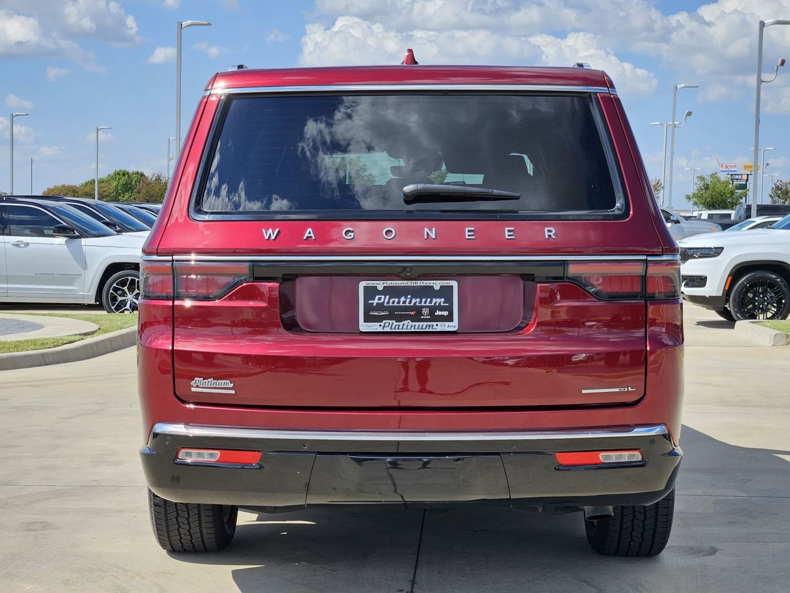 Used 2023 Jeep Wagoneer L Series III w/ Preferred Equipment Group image 39