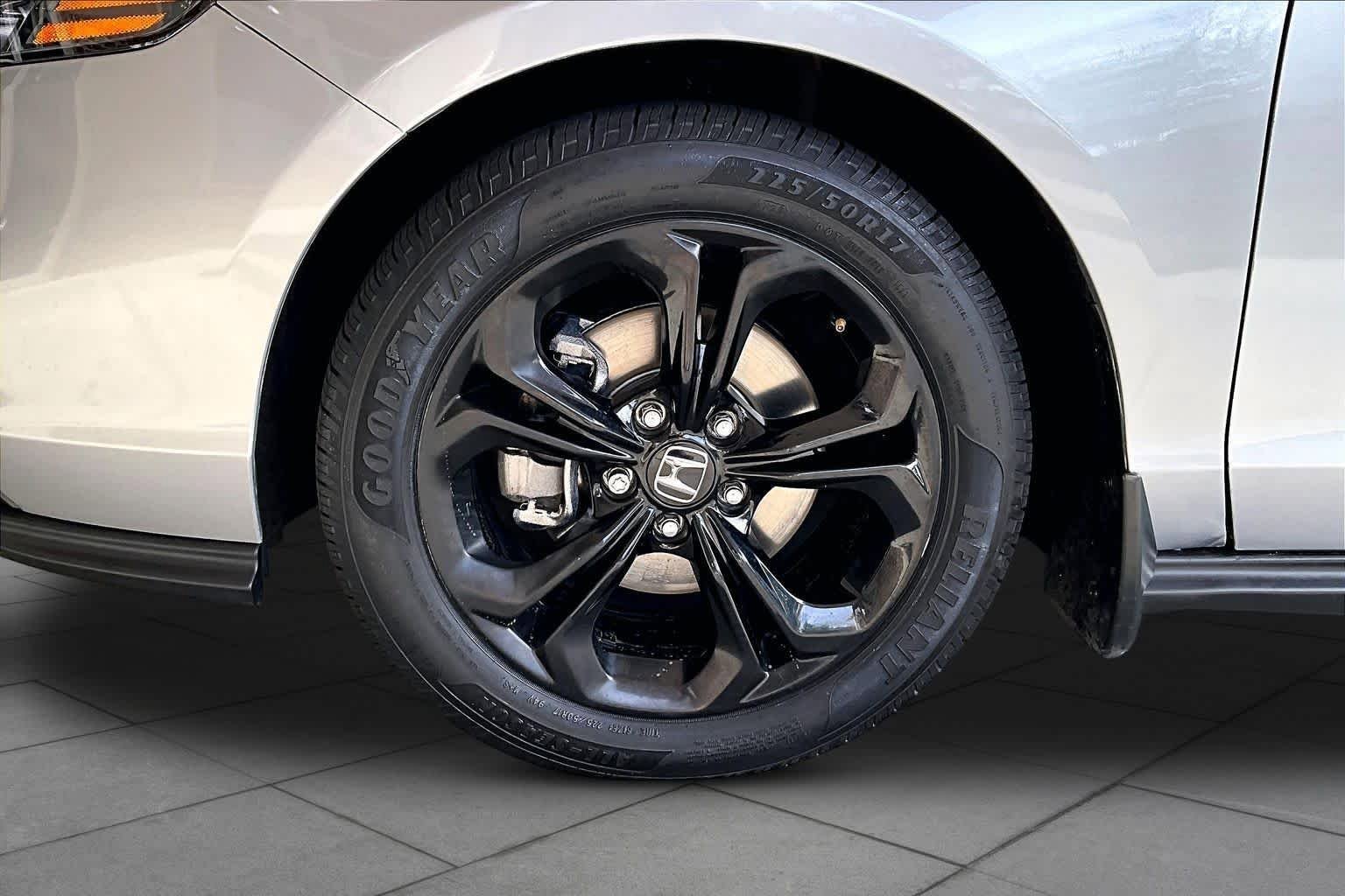 Used 2025 Honda Accord SE image 11