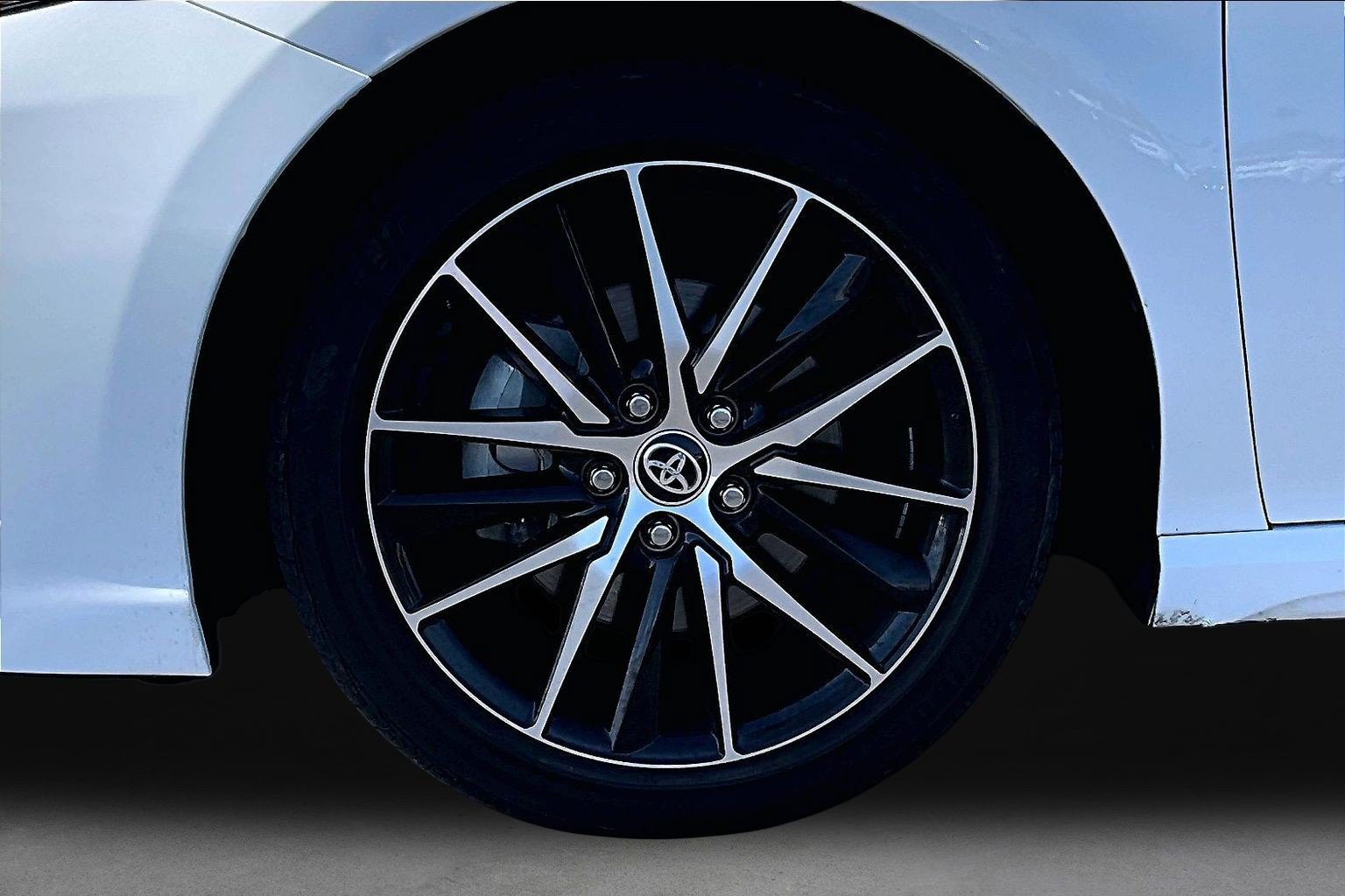 Used 2022 Toyota Camry SE w/ Audio Upgrade Package FWD image 8