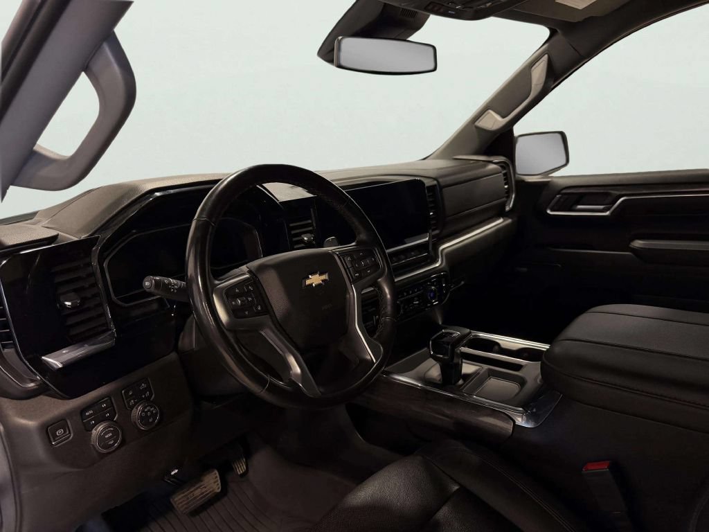 Used 2023 Chevrolet Silverado 1500 LTZ AWD/4WD image 14