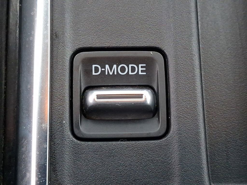 Used 2023 Nissan Pathfinder Platinum w/ Lighting Package (N93) image 27