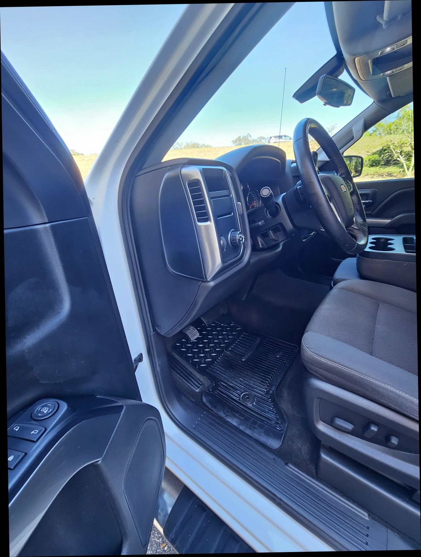 Used 2018 Chevrolet Silverado 1500 LT w/ LT Eassist Package RWD image 22