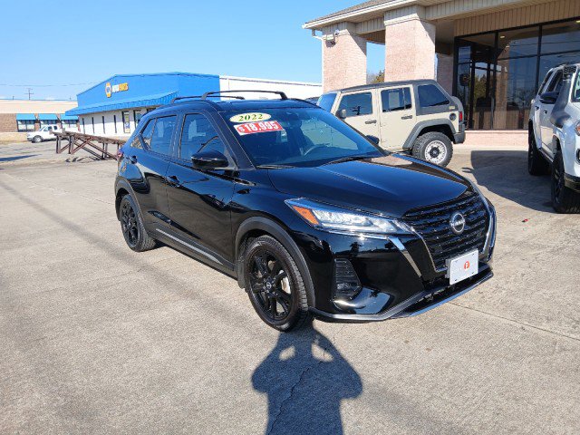 Used 2022 Nissan Kicks SR w/ Interior Electronics Package FWD image 1