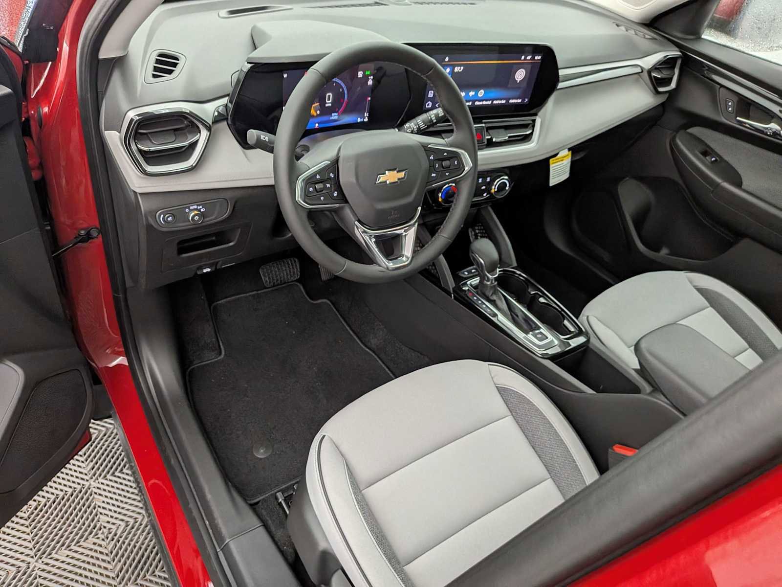 New 2026 Chevrolet TrailBlazer LT image 2