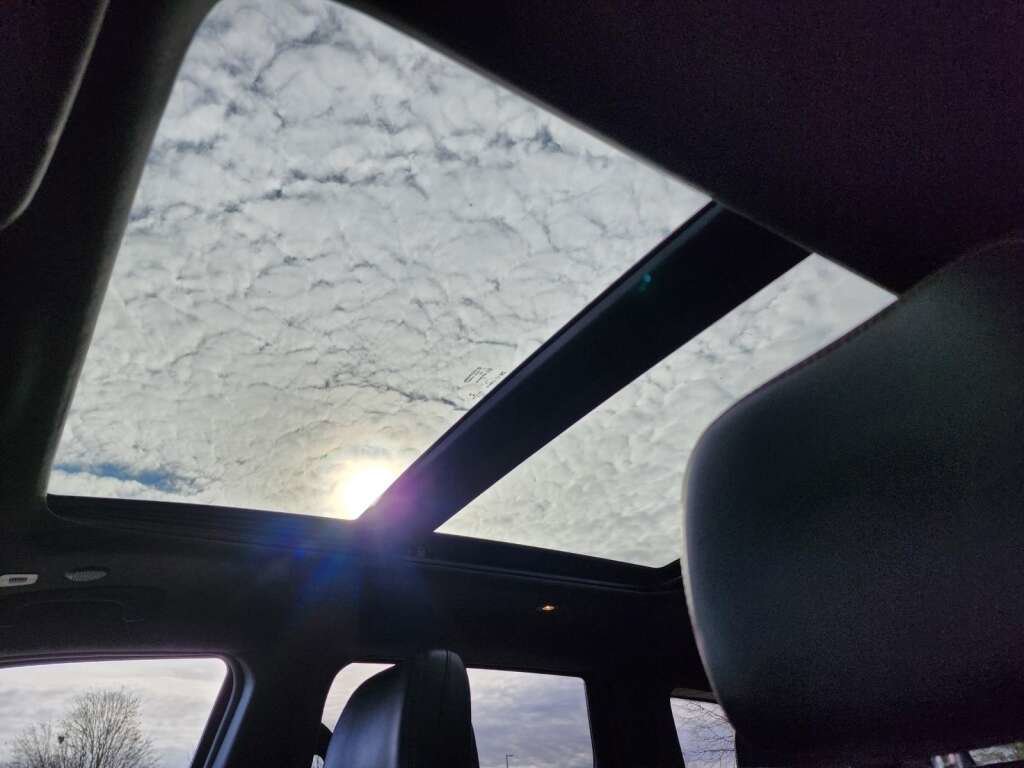 Used 2018 Jeep Grand Cherokee Trailhawk w/ Trailhawk Luxury Group image 2