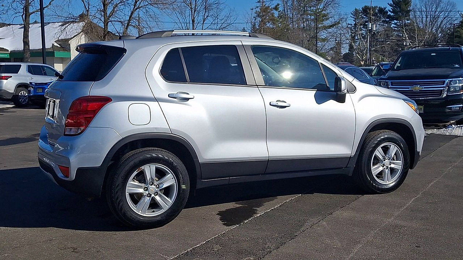 Certified 2022 Chevrolet Trax LT w/ LT Convenience Package AWD/4WD image 3