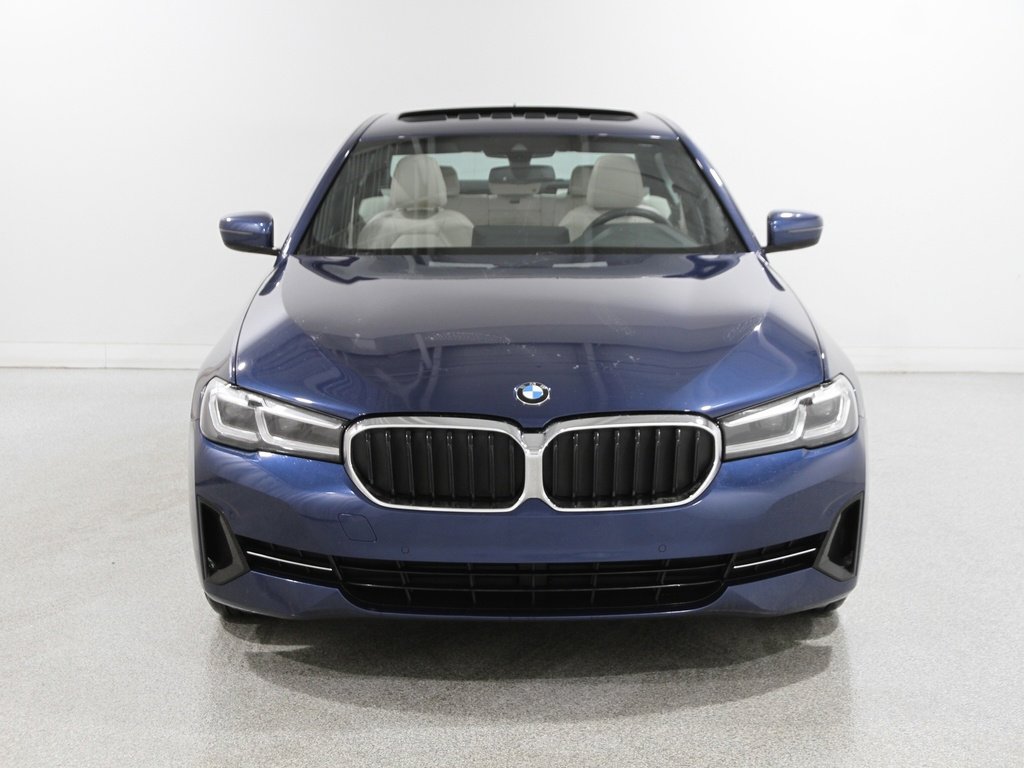 Certified 2022 BMW 530i xDrive w/ Convenience Package image 2
