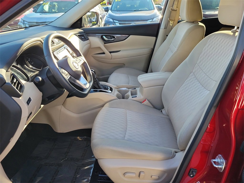 Used 2019 Nissan Rogue SV w/ Premium Package image 14